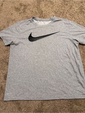 Nike Shirt Mens Large Gray Dri Fit Short Sleeve Athletic Swoosh Logo